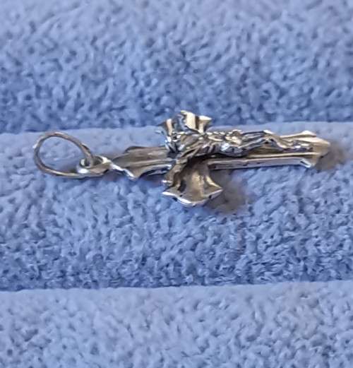 DISCOUNT!!! Silver Crucifix Pendant