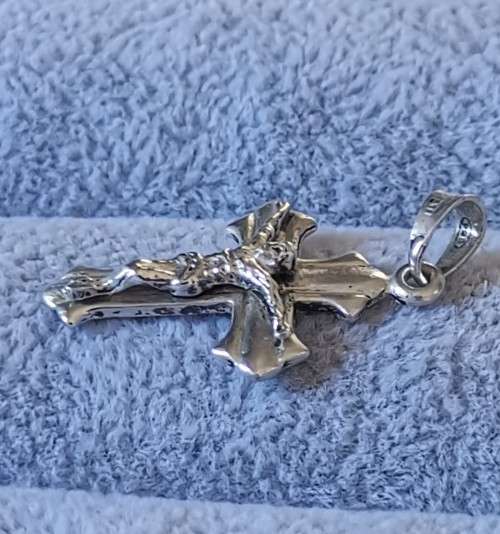 DISCOUNT!!! Silver Crucifix Pendant