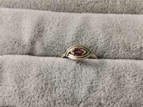 9ct Gold Garnet Ring