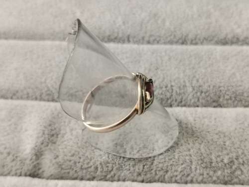9ct Gold Garnet Ring