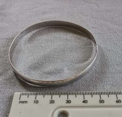 **R1 Auction**  Flat Silver Bangle