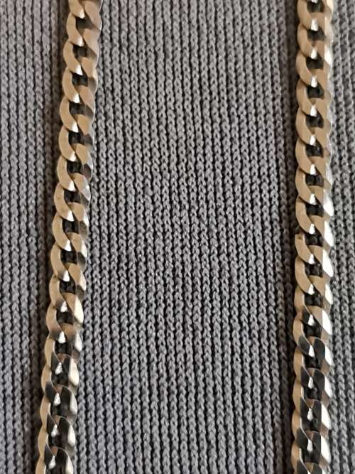 **R1 Auction** Silver Curb Chain