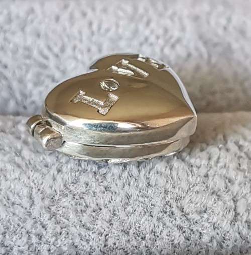 DISCOUNT!!! Silver Heart Locket
