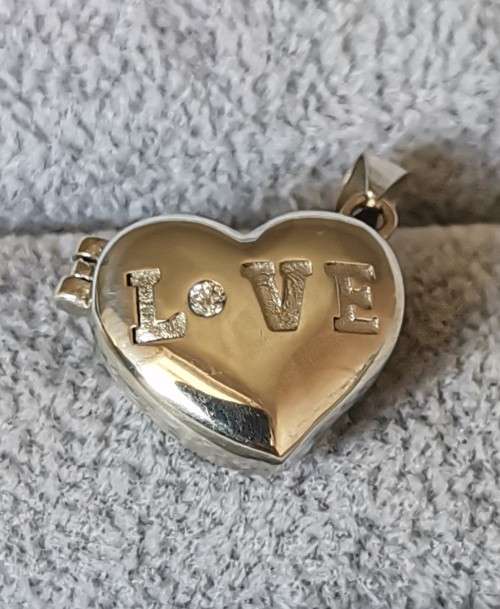 DISCOUNT!!! Silver Heart Locket