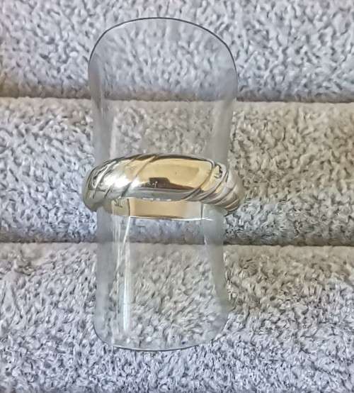 **R1 Auction** Patterned Silver Ring
