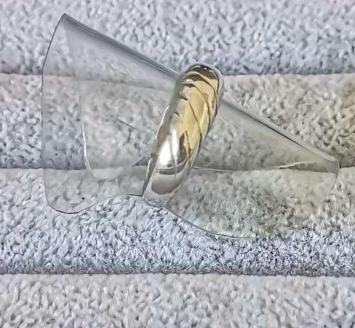 **R1 Auction** Patterned Silver Ring