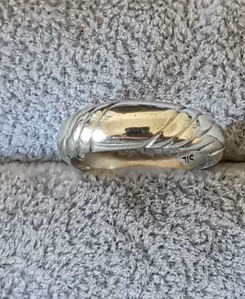 **R1 Auction** Patterned Silver Ring