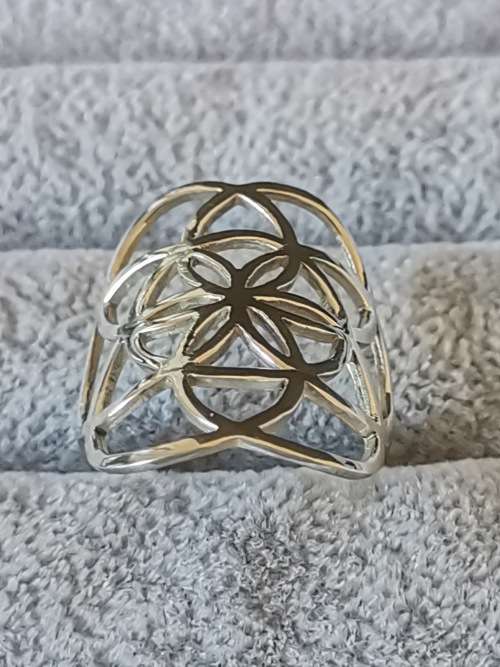 **R1 Auction**  Silver Mandala Ring