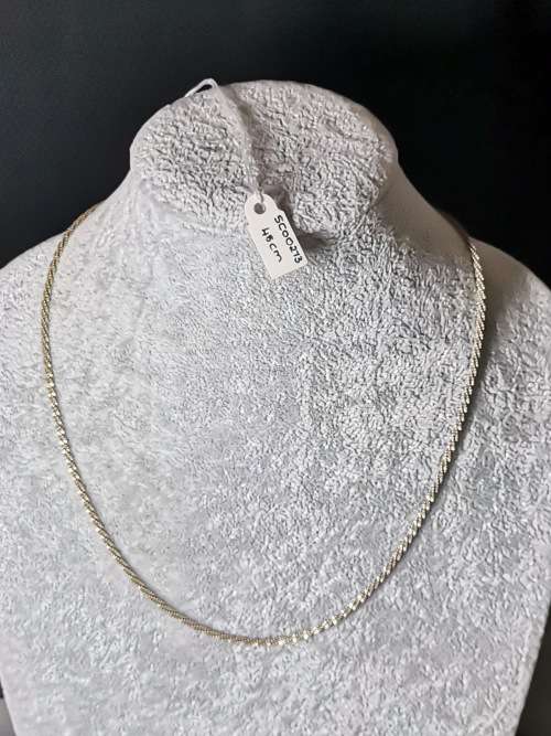 **R1 Auction**  Unique Silver Chain