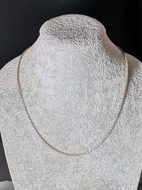 **R1 Auction**  Unique Silver Chain