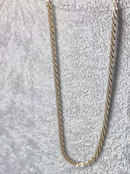 **R1 Auction**  Unique Silver Chain