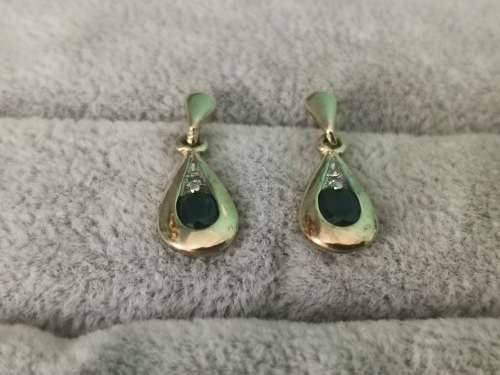 Gorgeous 9ct Gold Earrings