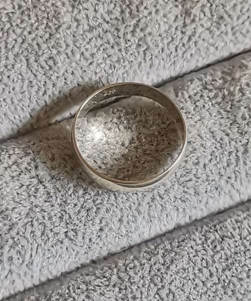 *R1 Auction* Plain Silver Ring