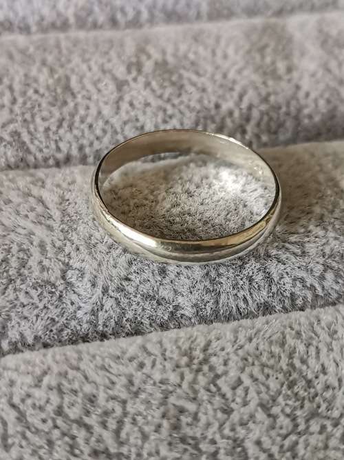 *R1 Auction* Plain Silver Ring