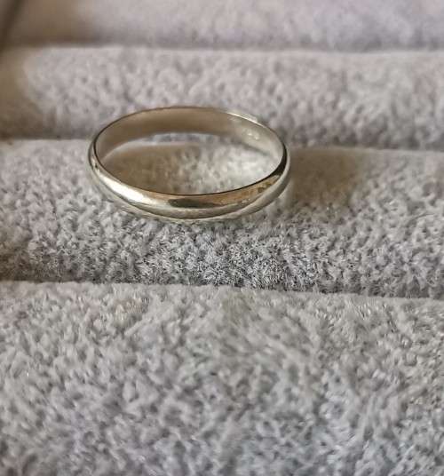 *R1 Auction* Plain Silver Ring