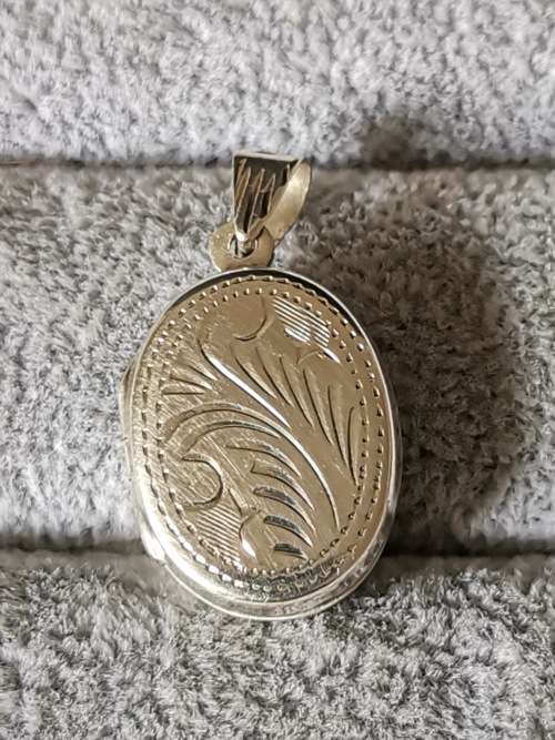 DISCOUNT!!! Small Silver Locket Pendant