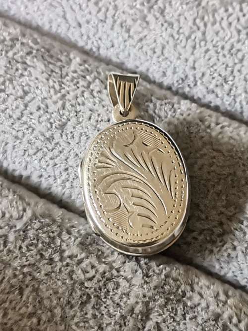 DISCOUNT!!! Small Silver Locket Pendant