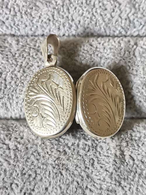 DISCOUNT!!! Small Silver Locket Pendant