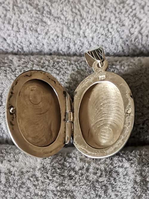 DISCOUNT!!! Small Silver Locket Pendant