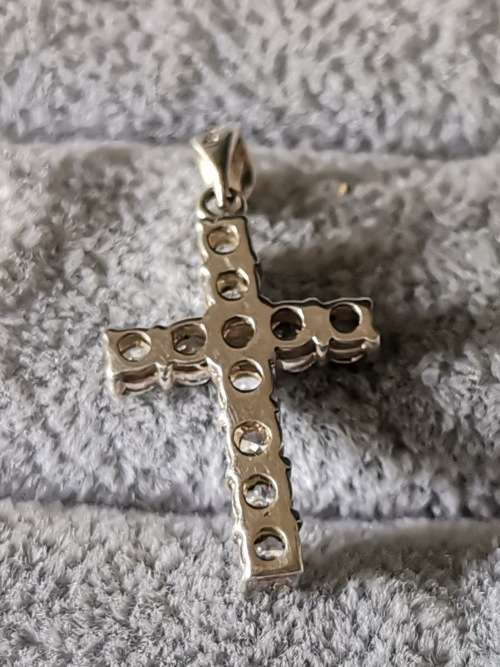 DISCOUNT!!! Small Silver Cross Pendant