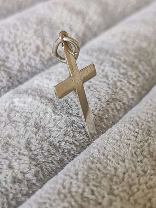 DISCOUNT!!! Small Silver Cross Pendant