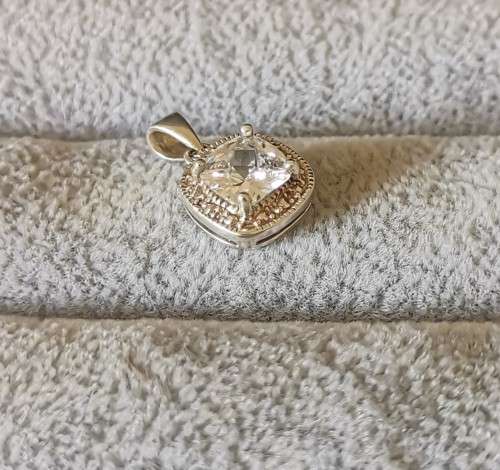 DISCOUNT!!! Dazzling Silver Pendant