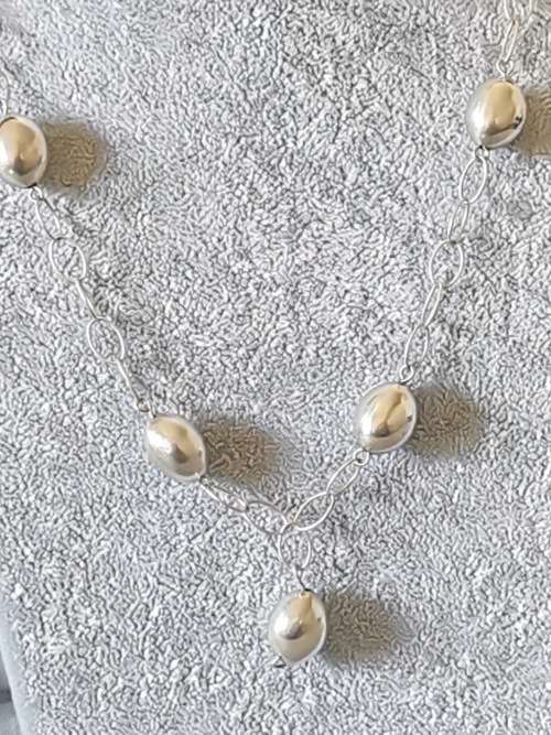 **R1 Auction**  Bulky Silver Chain