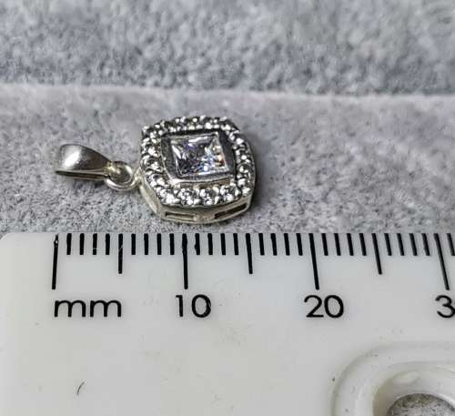 DISCOUNT!!! Dazzling Silver Pendant