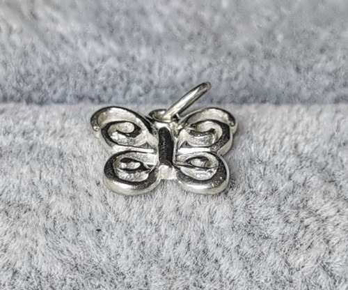 DISCOUNT!!! Cute Silver Butterfly Pendant