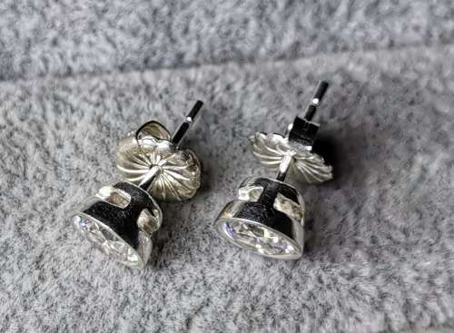 DISCOUNT!!! Silver Stud Earrings