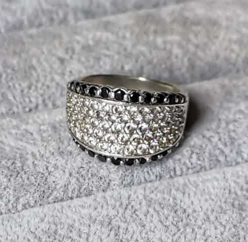 Dazzling Silver Ring
