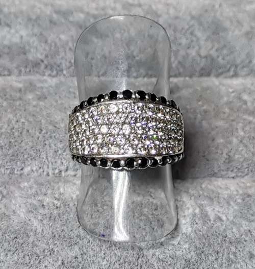 Dazzling Silver Ring