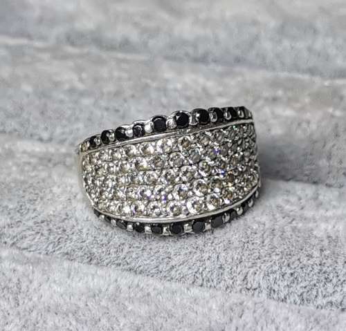 Dazzling Silver Ring