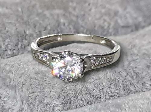 *R1 Auction* Cute Silver Ring