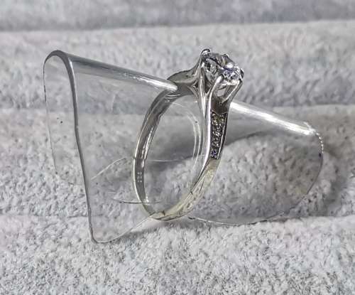 *R1 Auction* Cute Silver Ring