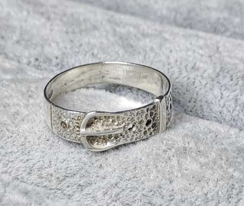 *R1 Auction* Silver Belt Ring
