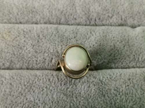 9ct Gold Opal Ring