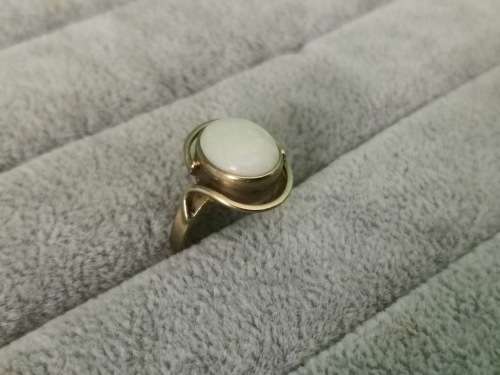 9ct Gold Opal Ring