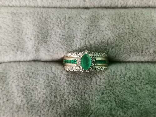 Gorgeous 9ct Gold Ring