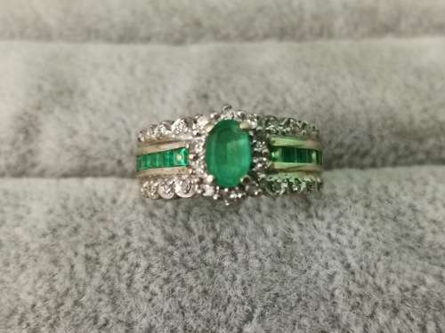 Gorgeous 9ct Gold Ring