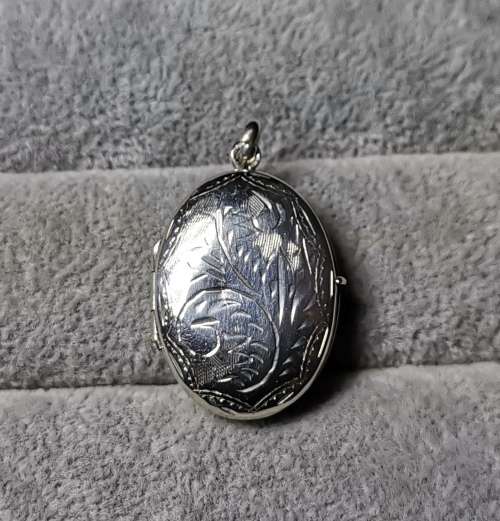 Discount!!! Silver Locket Pendant