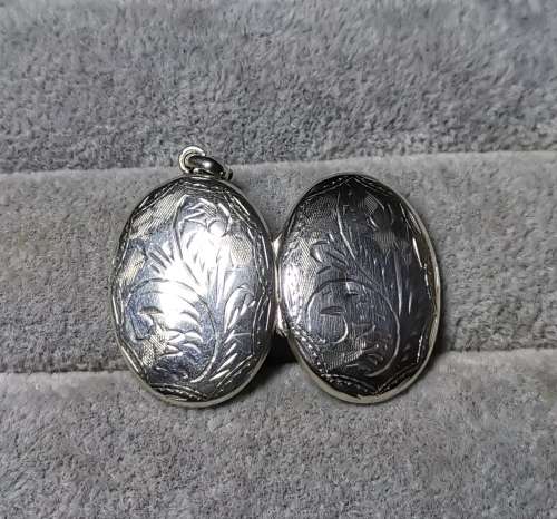 Discount!!! Silver Locket Pendant