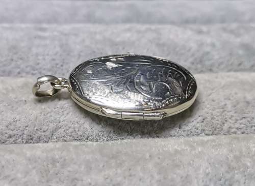 Discount!!! Silver Locket Pendant