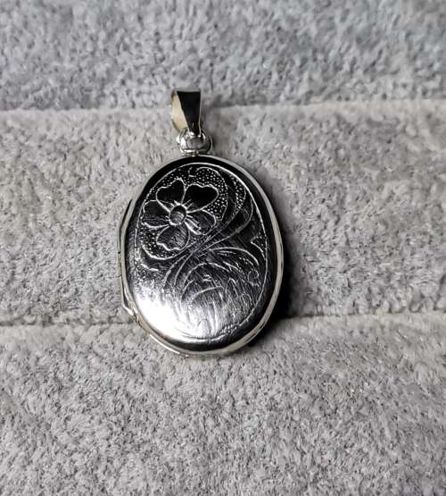 Discount!!! Silver Locket Pendant