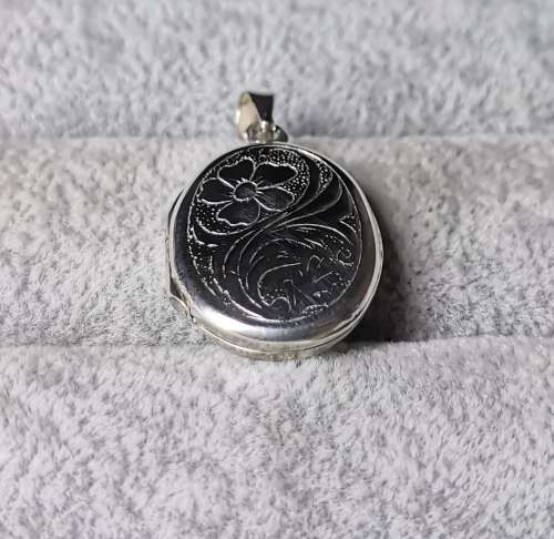 Discount!!! Silver Locket Pendant