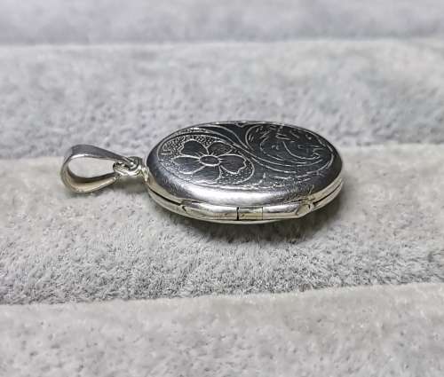 Discount!!! Silver Locket Pendant