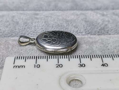 Discount!!! Silver Locket Pendant