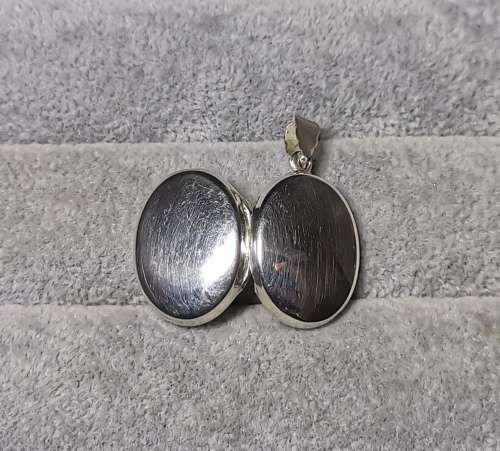 Discount!!! Silver Locket Pendant