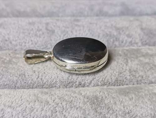 Discount!!! Silver Locket Pendant