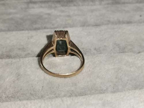Stunning 9ct Gold Alexandrite Ring